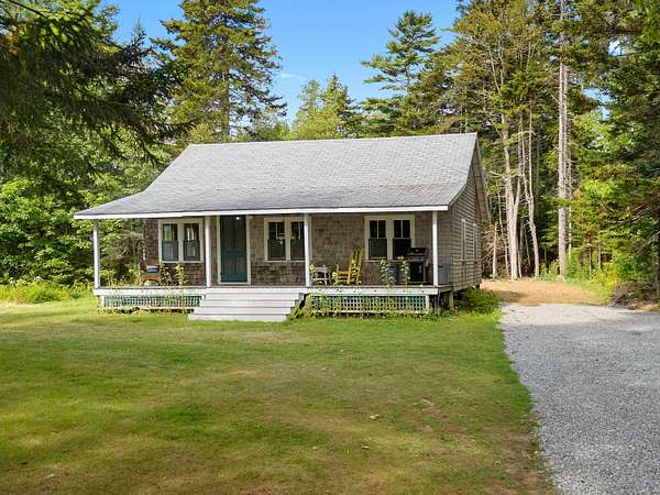 2 Acres of Residential Land with Home for Sale in Cushing, Maine