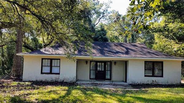 2.89 Acres of Residential Land with Home for Lease in Mobile, Alabama