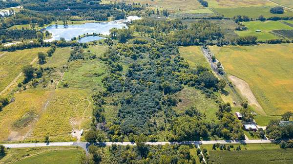 28 Acres of Land for Sale in Harvard, Illinois