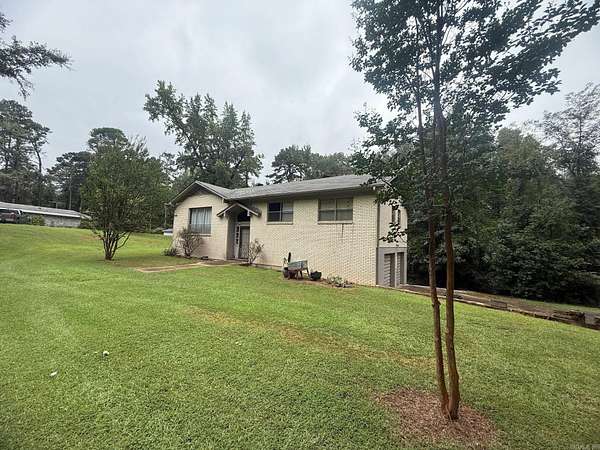 2.15 Acres of Residential Land with Home for Sale in Arkadelphia, Arkansas