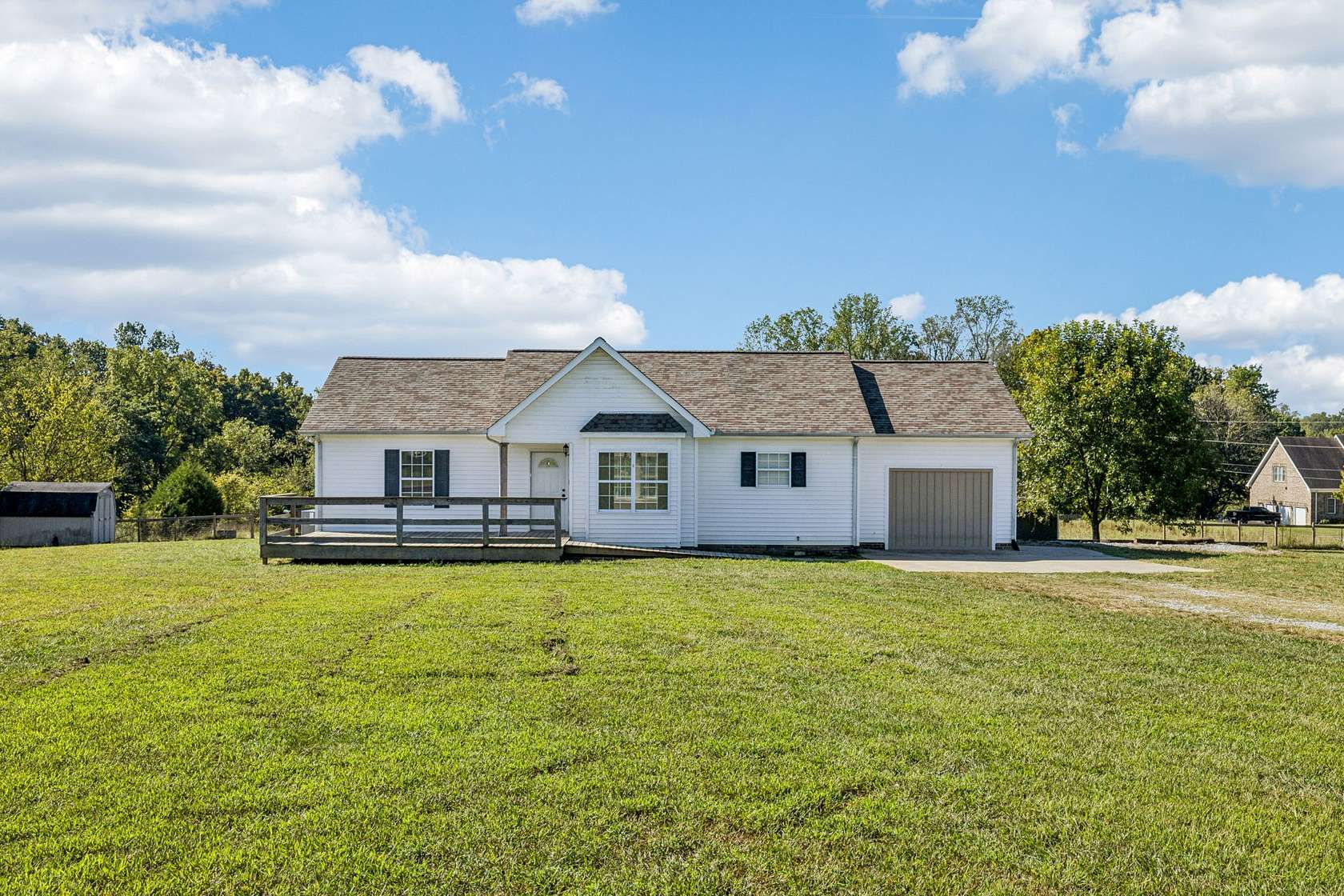 5.2 Acres of Residential Land with Home for Sale in White House, Tennessee