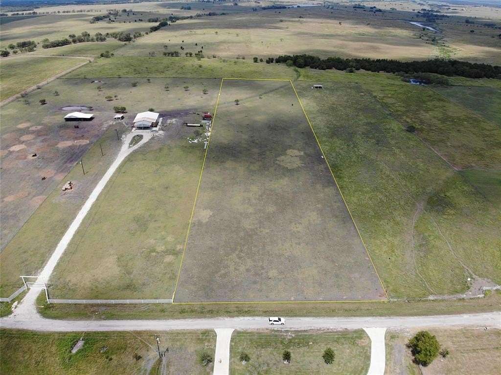 5 Acres of Residential Land for Sale in Corsicana, Texas