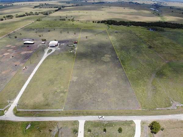 5 Acres of Residential Land for Sale in Corsicana, Texas