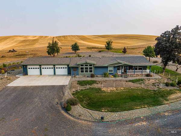 9.59 Acres of Residential Land with Home for Sale in Genesee, Idaho