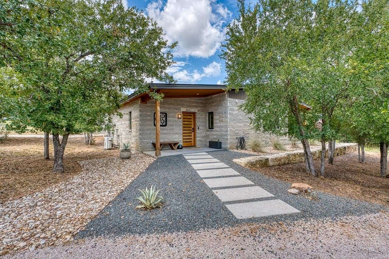 1.53 Acres of Residential Land with Home for Sale in Kingsland, Texas