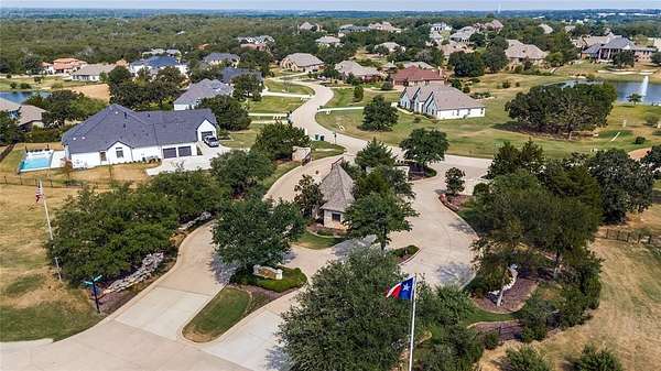 1.2 Acres of Residential Land for Sale in Cross Roads, Texas