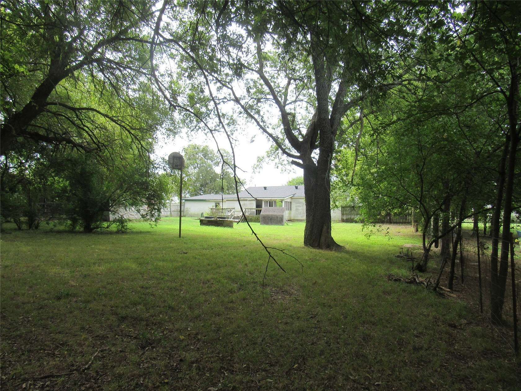 4 Acres of Land with Home for Sale in Gordonville, Texas