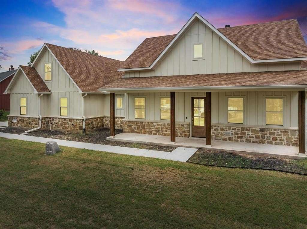 2 Acres of Residential Land with Home for Sale in Weatherford, Texas