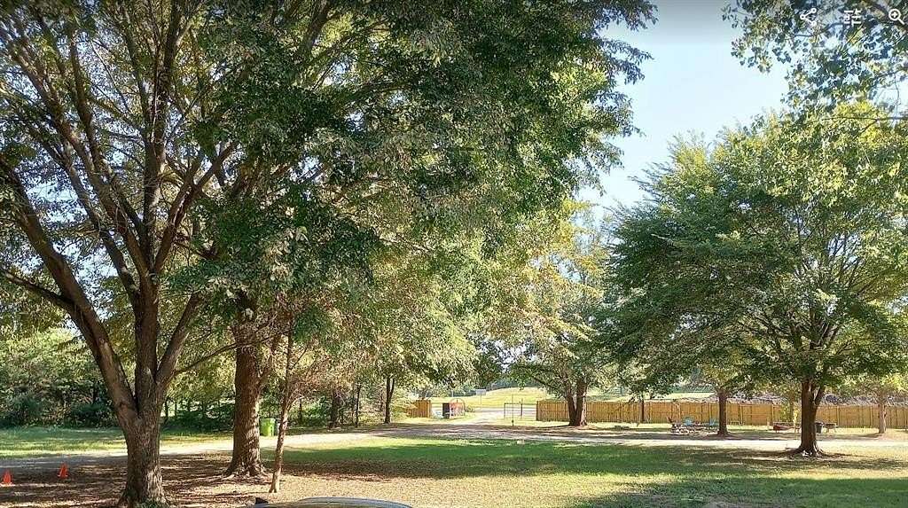 5.37 Acres of Mixed-Use Land for Sale in Brownsboro, Texas