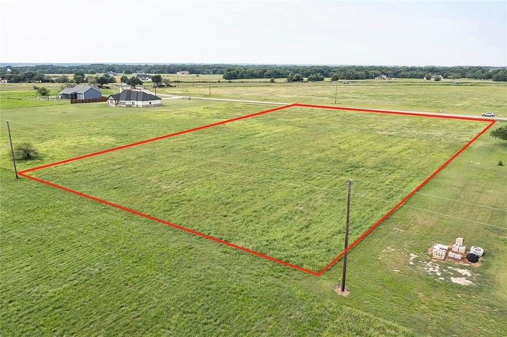 2 Acres of Residential Land for Sale in Mildred, Texas