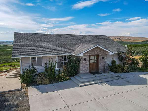 3 Acres of Residential Land with Home for Sale in Wapato, Washington