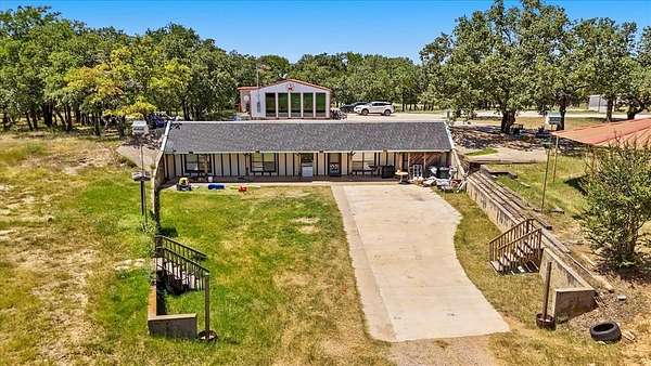 33.8 Acres of Land with Home for Sale in Boyd, Texas