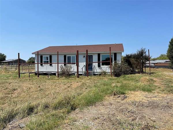 2.2 Acres of Residential Land with Home for Lease in Royse City, Texas