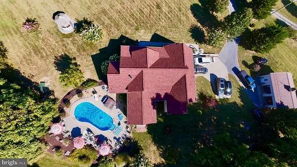 10 Acres of Residential Land with Home for Sale in Edinburg, Virginia