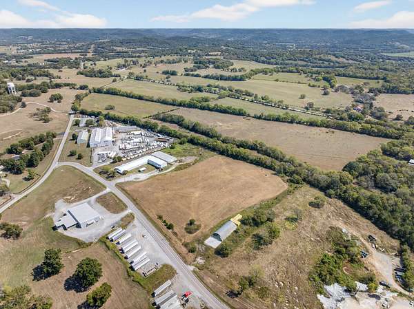 6 Acres of Mixed-Use Land for Sale in Hartsville, Tennessee
