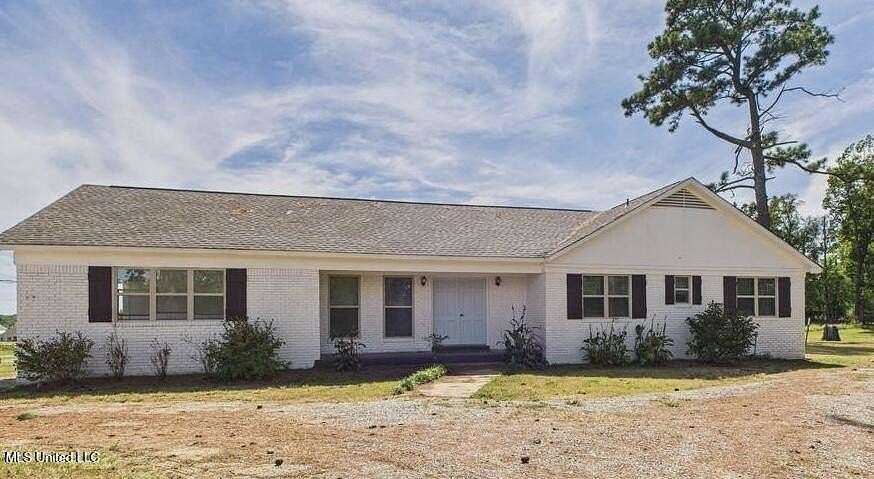 1.55 Acres of Residential Land with Home for Sale in Olive Branch, Mississippi