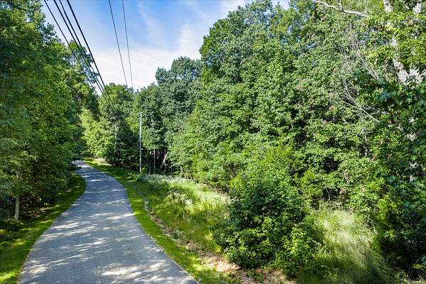 21.4 Acres of Recreational & Residential Land for Sale in Cookeville, Tennessee