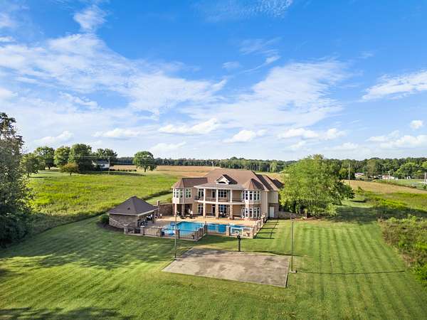 1.88 Acres of Residential Land with Home for Sale in Lawrenceburg, Tennessee