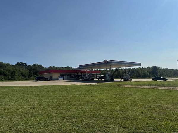 6.63 Acres of Improved Commercial Land for Sale in Nashville, Arkansas