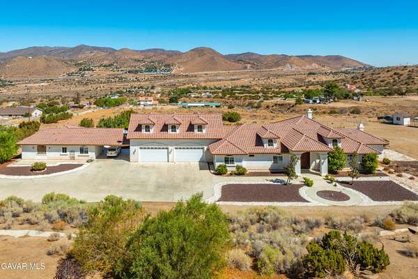 9.87 Acres of Residential Land with Home for Sale in Acton, California