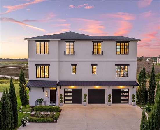 1.24 Acres of Residential Land with Home for Sale in Saint Simons Island, Georgia