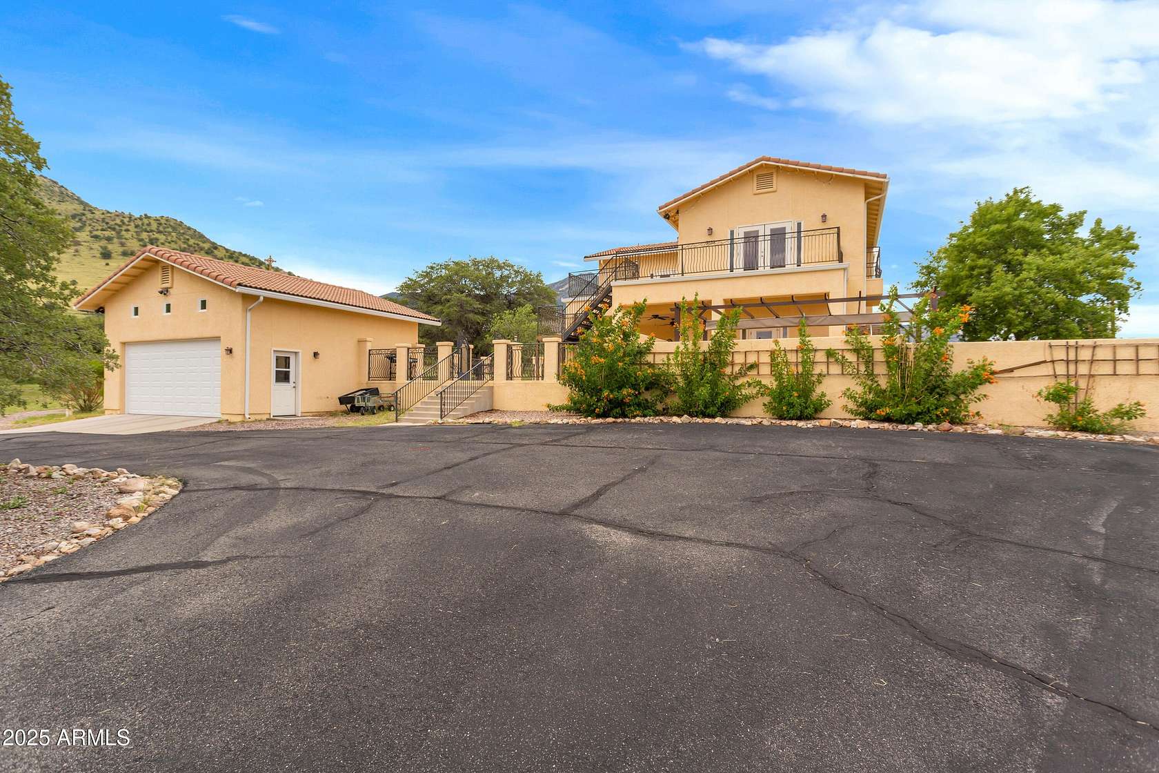 4.32 Acres of Residential Land with Home for Sale in Hereford, Arizona