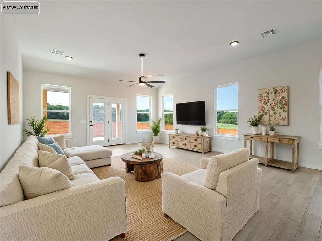 5 Acres of Residential Land with Home for Sale in Norman, Oklahoma