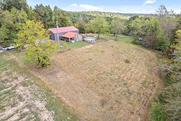 91.6 Acres of Recreational Land & Farm for Sale in Indian Mound, Tennessee