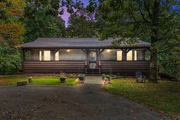 2.87 Acres of Residential Land with Home for Sale in Indian Mound, Tennessee