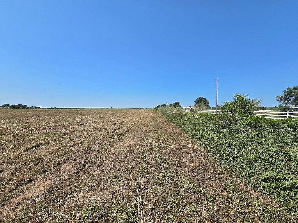 2 Acres of Residential Land for Sale in Sealy, Texas