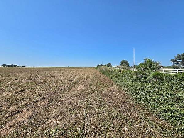 2 Acres of Residential Land for Sale in Sealy, Texas