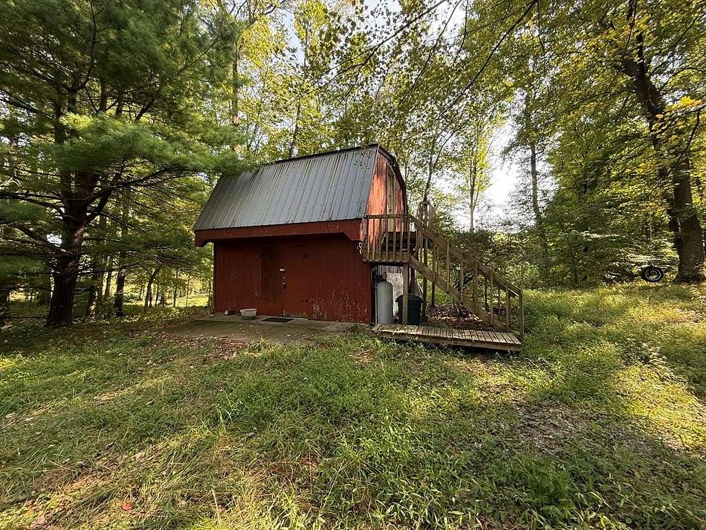 2.69 Acres of Land with Home for Sale in Williamsburg, Pennsylvania