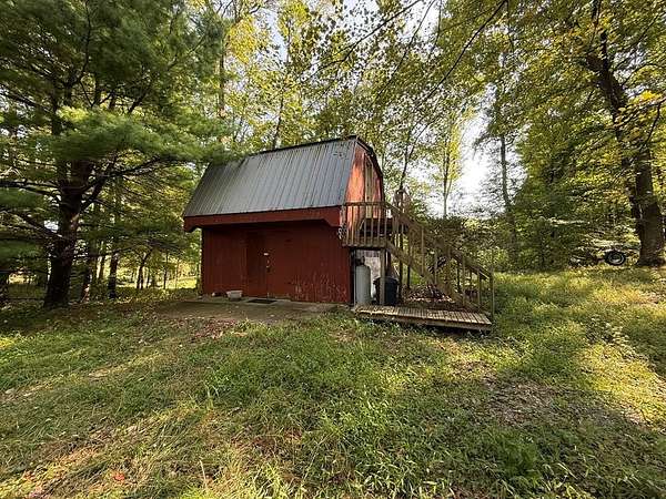 2.69 Acres of Land with Home for Sale in Williamsburg, Pennsylvania