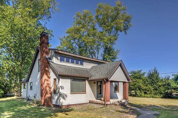 5.5 Acres of Residential Land with Home for Sale in Columbus, Indiana