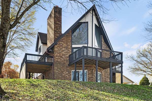 5 Acres of Residential Land with Home for Sale in Greenbrier, Tennessee