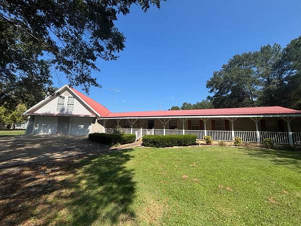 12 Acres of Land with Home for Sale in Grenada, Mississippi