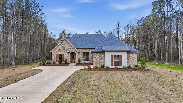 2.33 Acres of Residential Land with Home for Sale in Mendenhall, Mississippi