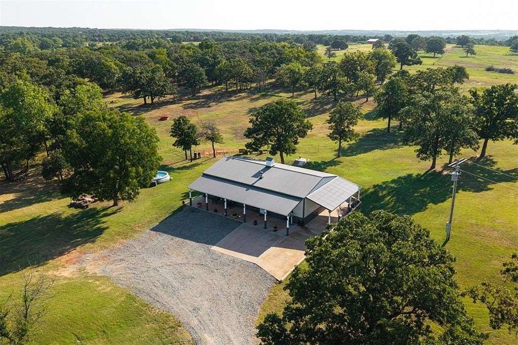16.9 Acres of Land with Home for Sale in Wellston, Oklahoma