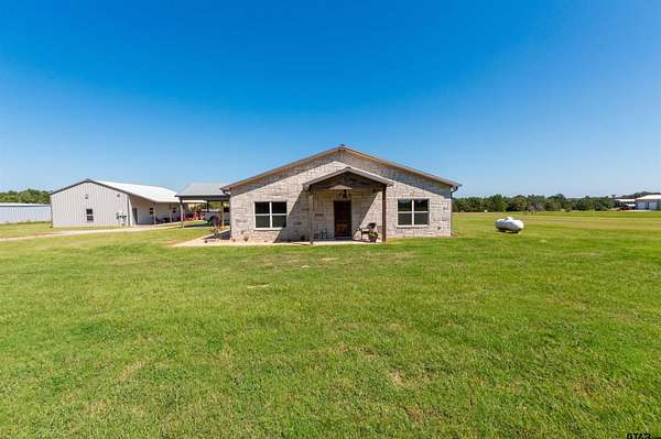 7 Acres of Residential Land with Home for Sale in Troup, Texas