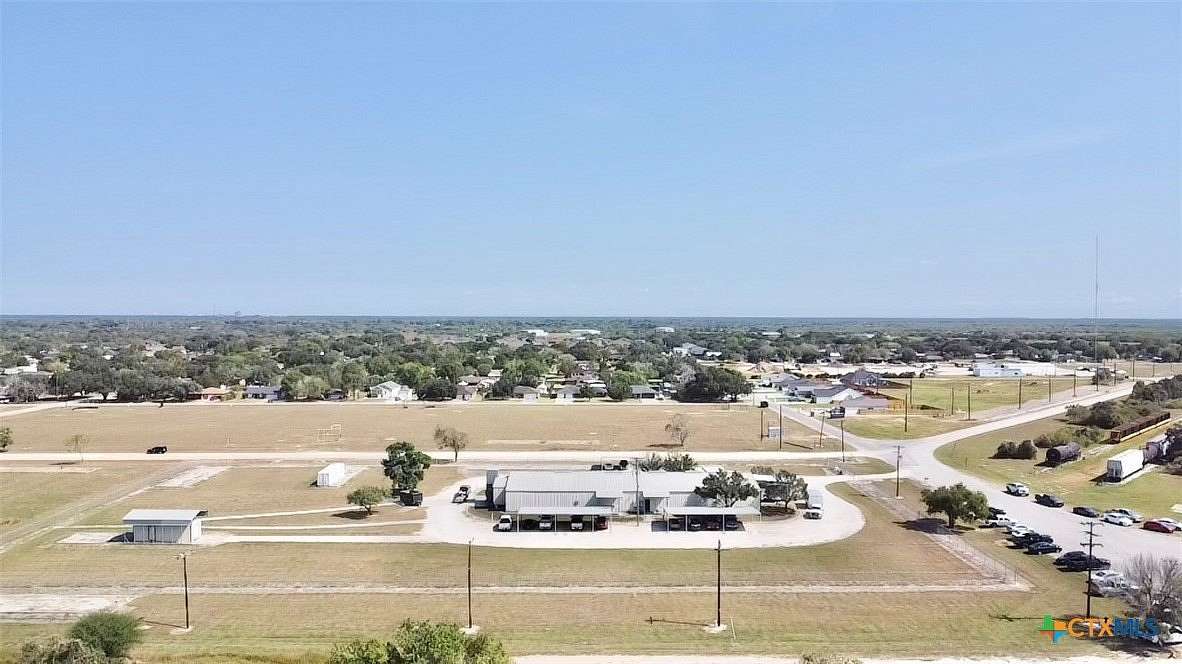 5 Acres of Improved Commercial Land for Sale in Victoria, Texas