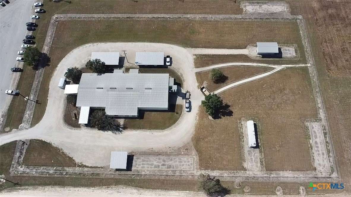 5 Acres of Improved Commercial Land for Sale in Victoria, Texas