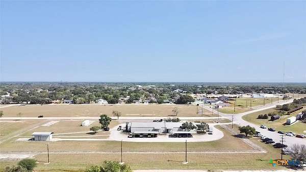 5 Acres of Improved Commercial Land for Sale in Victoria, Texas