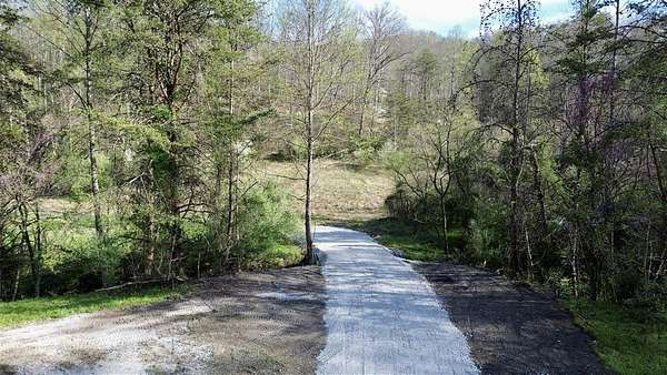 18 Acres of Agricultural Land for Sale in Grayson, Kentucky