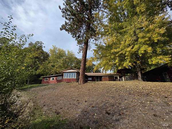 4 Acres of Residential Land with Home for Sale in Kamiah, Idaho