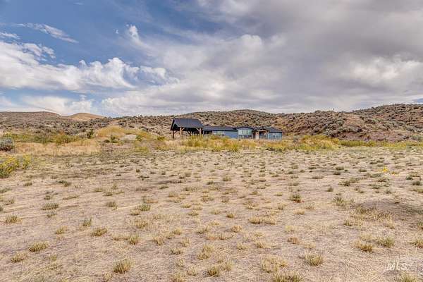 19 Acres of Land with Home for Sale in Weiser, Idaho