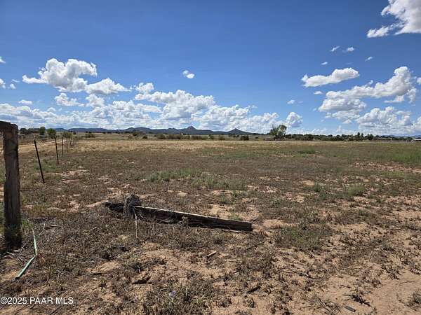 7 Acres of Residential Land for Sale in Paulden, Arizona