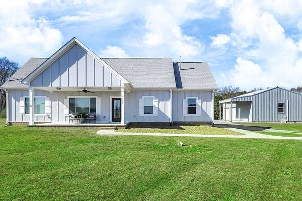 5 Acres of Residential Land with Home for Sale in Unionville, Tennessee