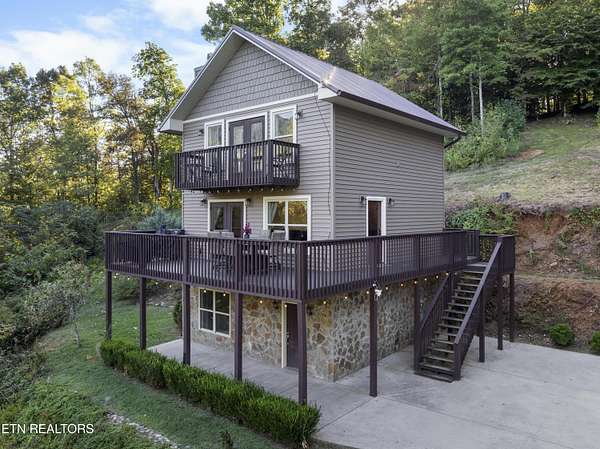 5.7 Acres of Residential Land with Home for Sale in Seymour, Tennessee