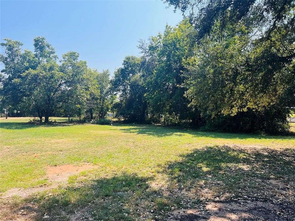 0.2 Acres of Land for Sale in Granbury, Texas