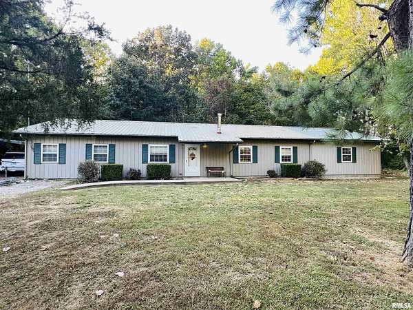 5 Acres of Residential Land with Home for Sale in Stonefort, Illinois